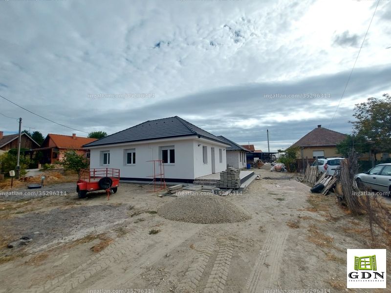 Listing photo