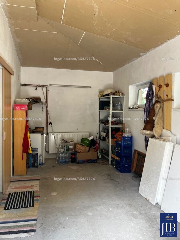garage