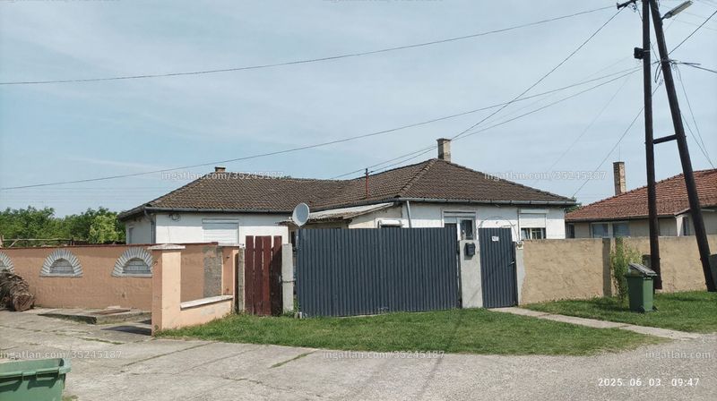 Listing photo