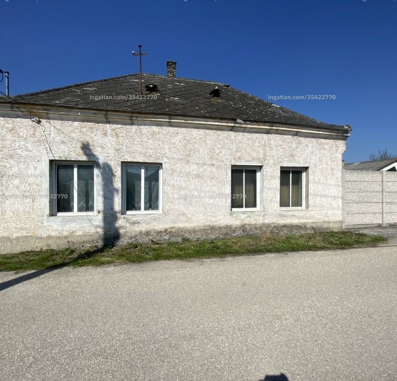 Listing photo