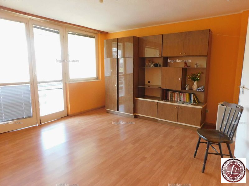 Listing photo