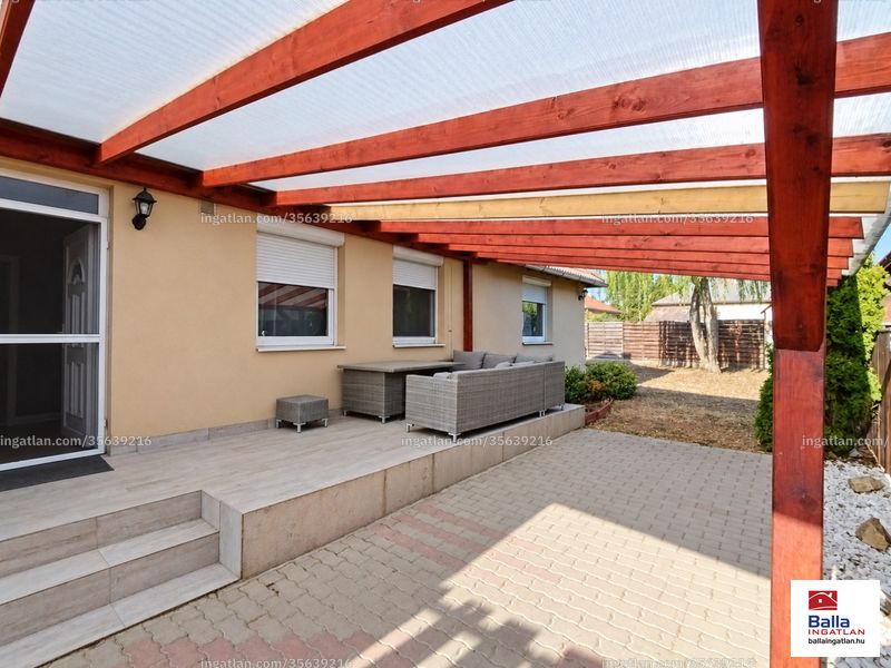 Listing photo