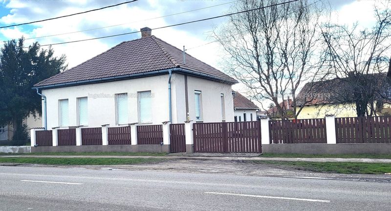 Listing photo
