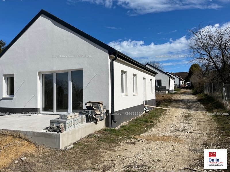 Listing photo