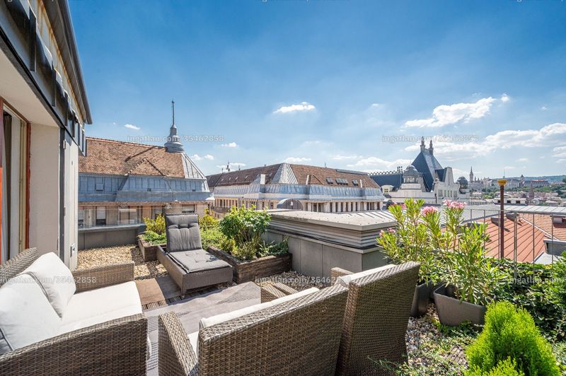 roof terrace