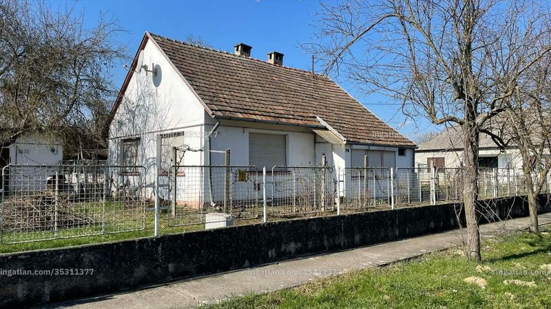 Listing photo