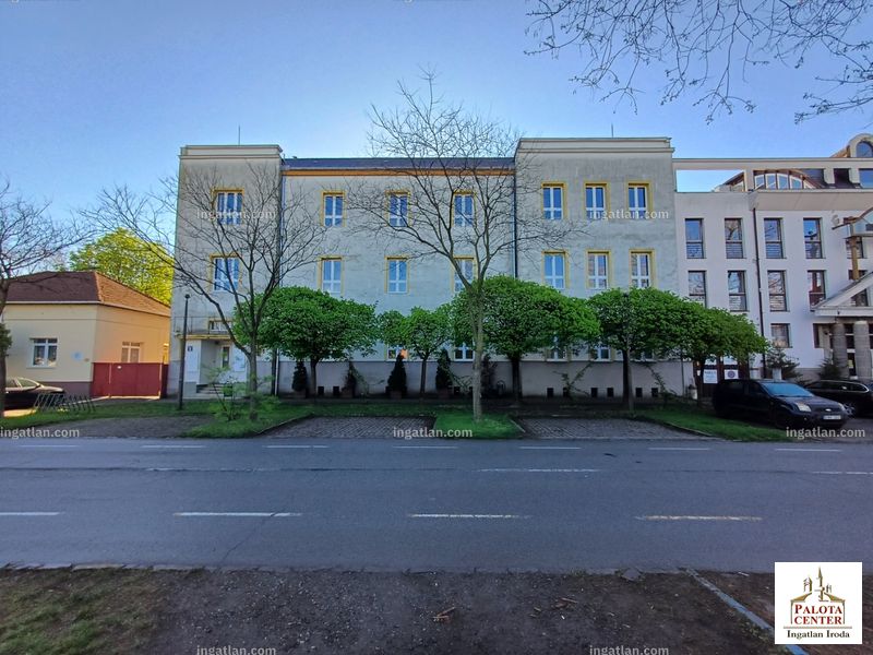 Listing photo