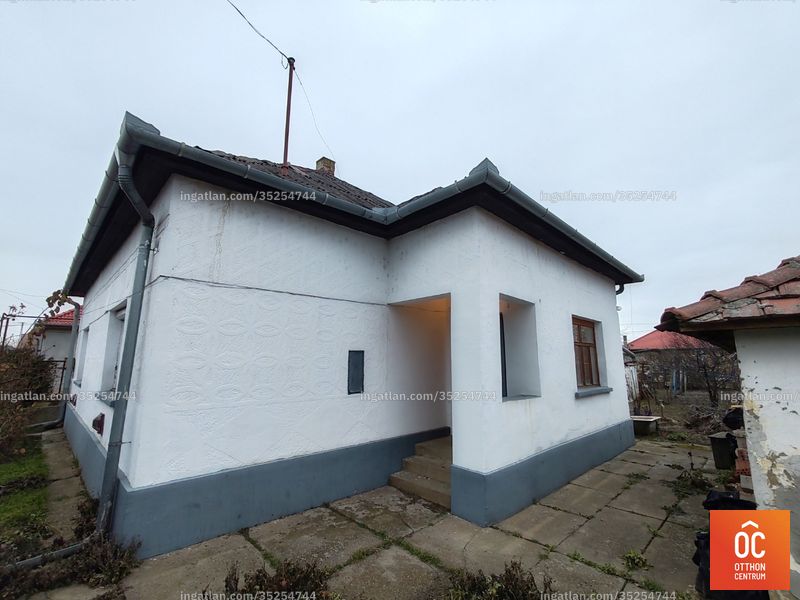 entrance from the outside