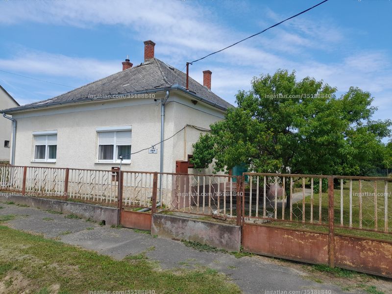 Listing photo