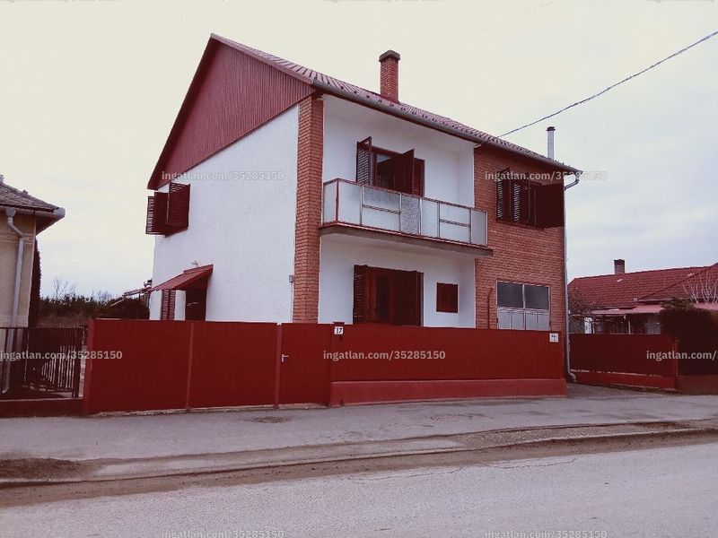 Hirdetés fotója