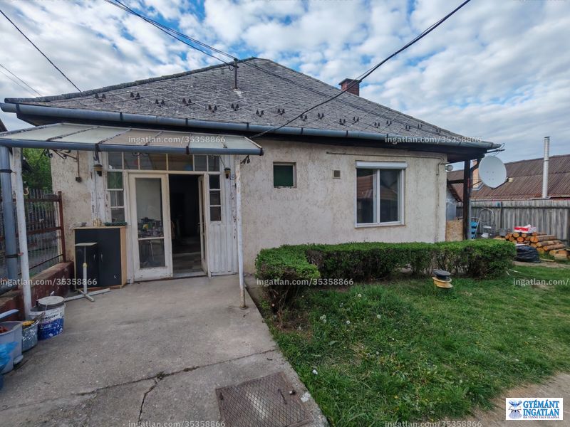 Listing photo