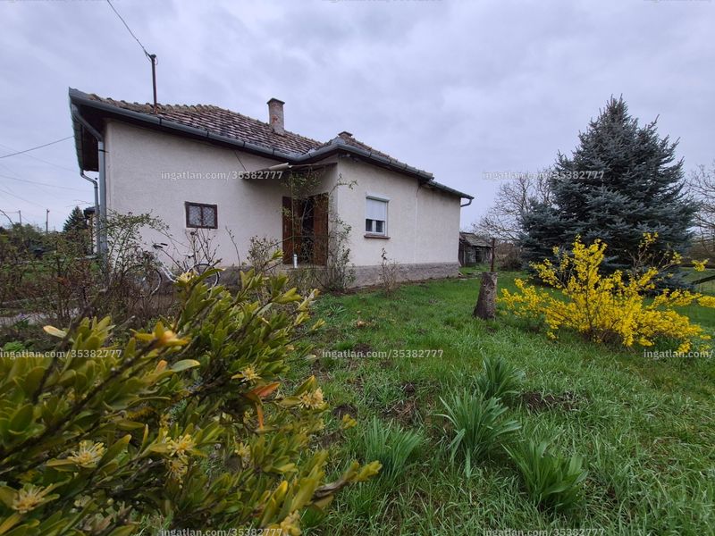 Listing photo