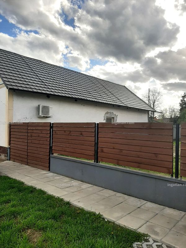 bejárat (kívülről)