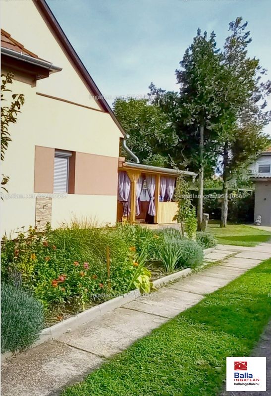 Listing photo