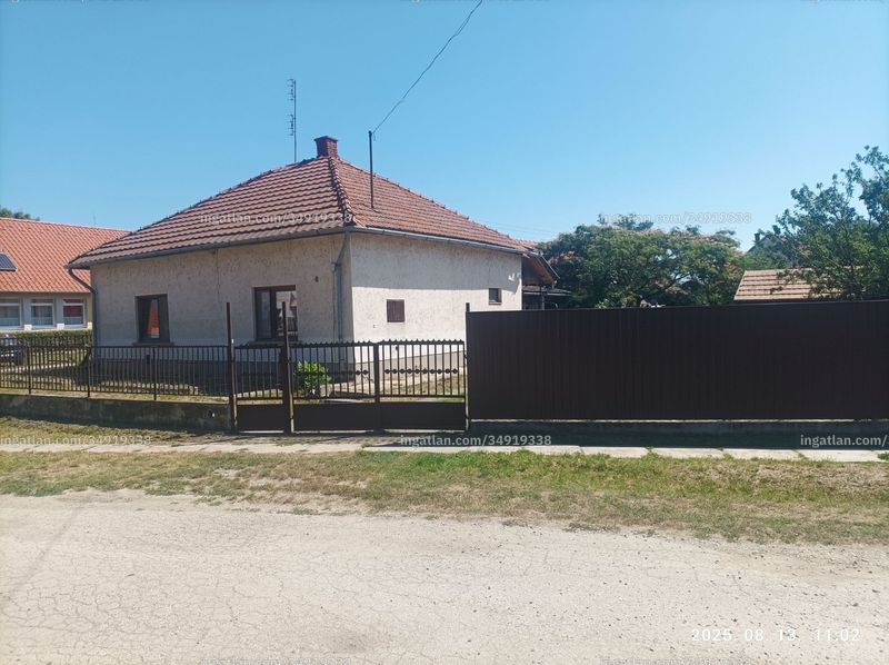 Listing photo