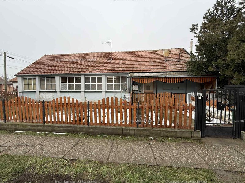 Listing photo