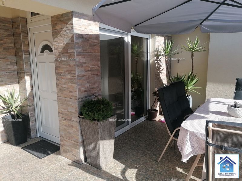 Hirdetés fotója