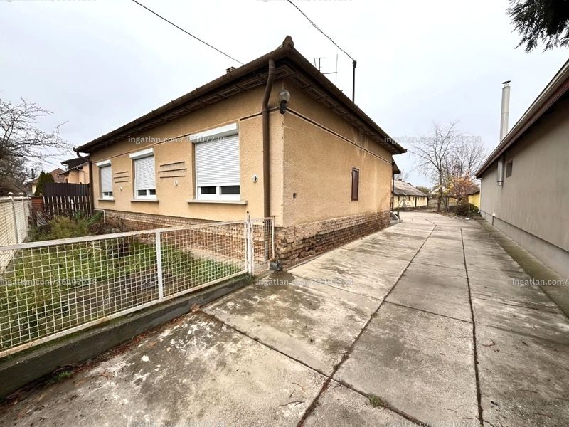 Listing photo
