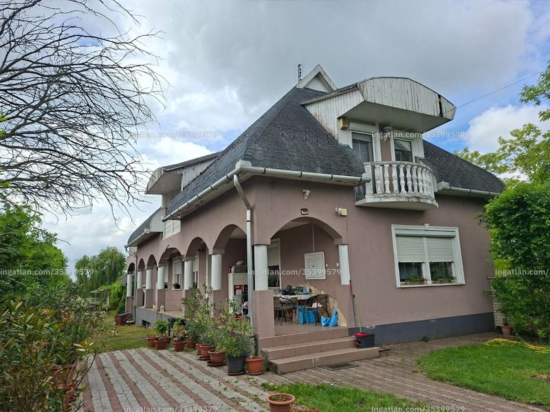 Listing photo