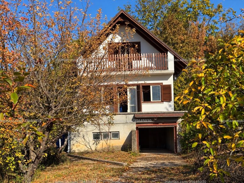 Listing photo