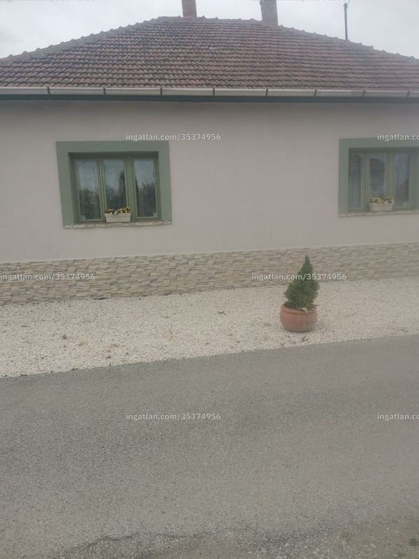 Hirdetés fotója