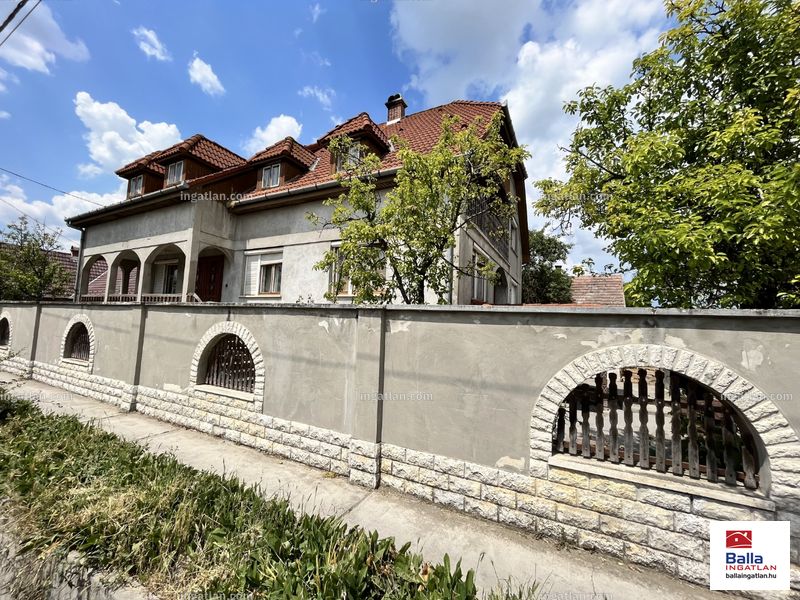 Listing photo