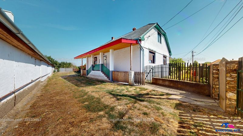 Listing photo