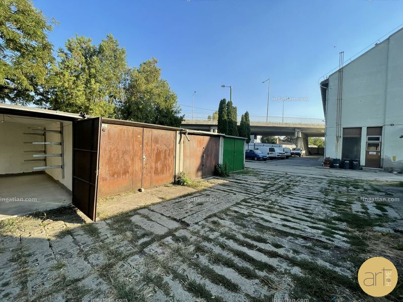 Listing photo