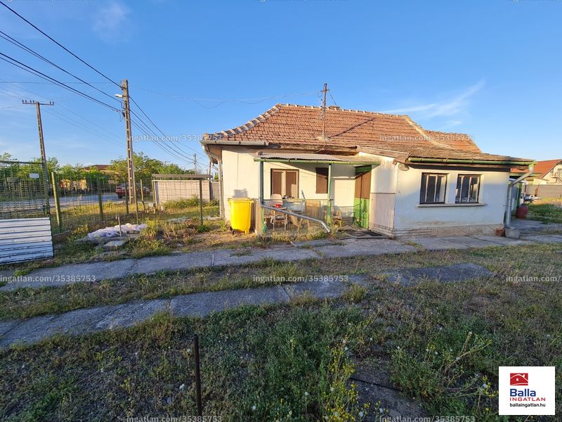 Listing photo