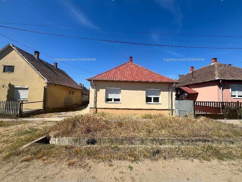 Listing photo