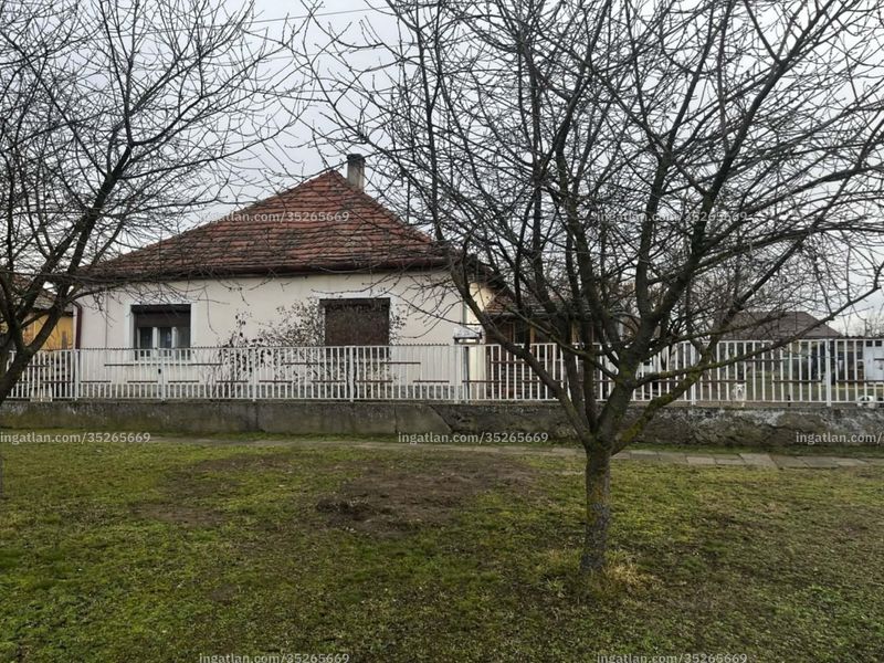 Listing photo