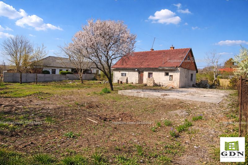 Listing photo