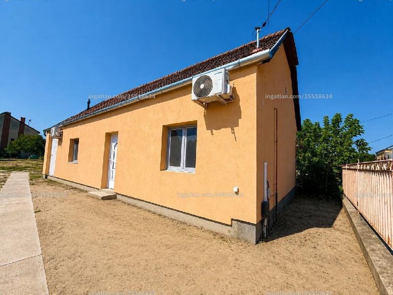 Listing photo
