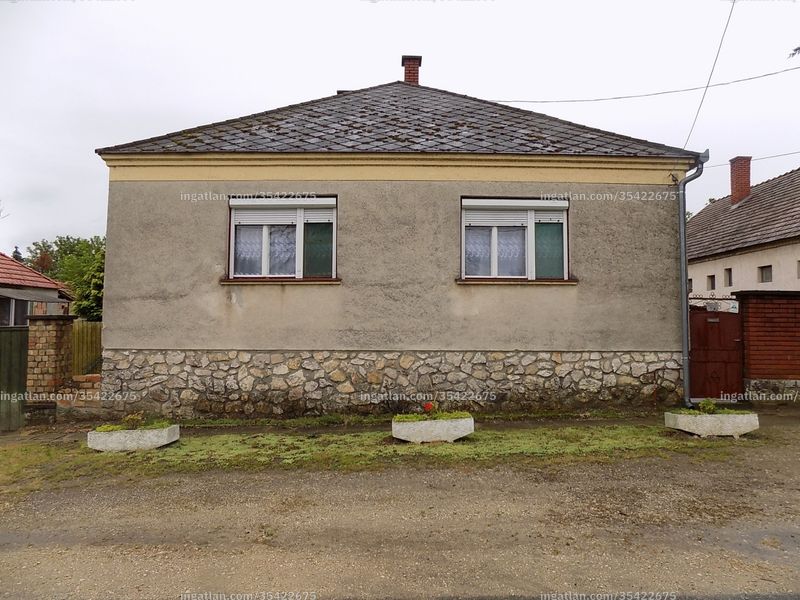 Hirdetés fotója
