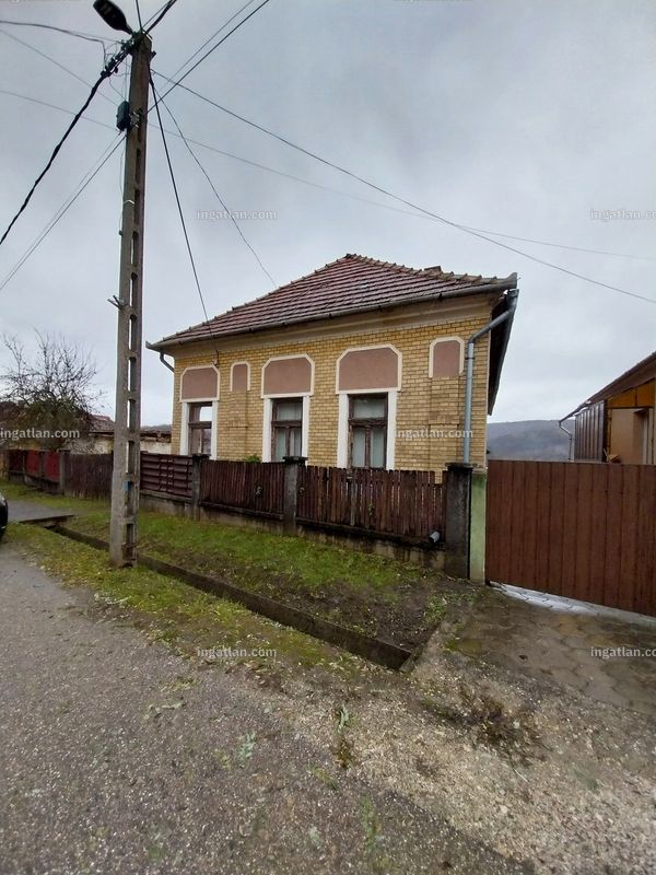 Hirdetés fotója