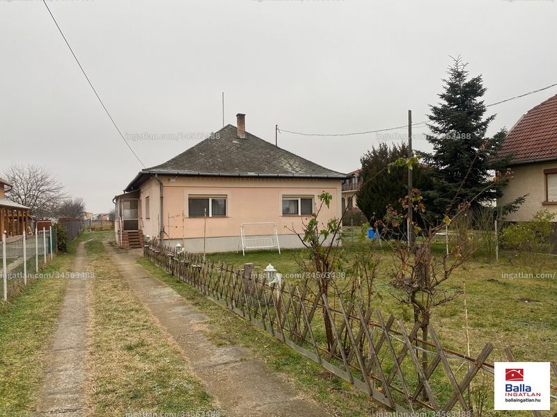 Listing photo