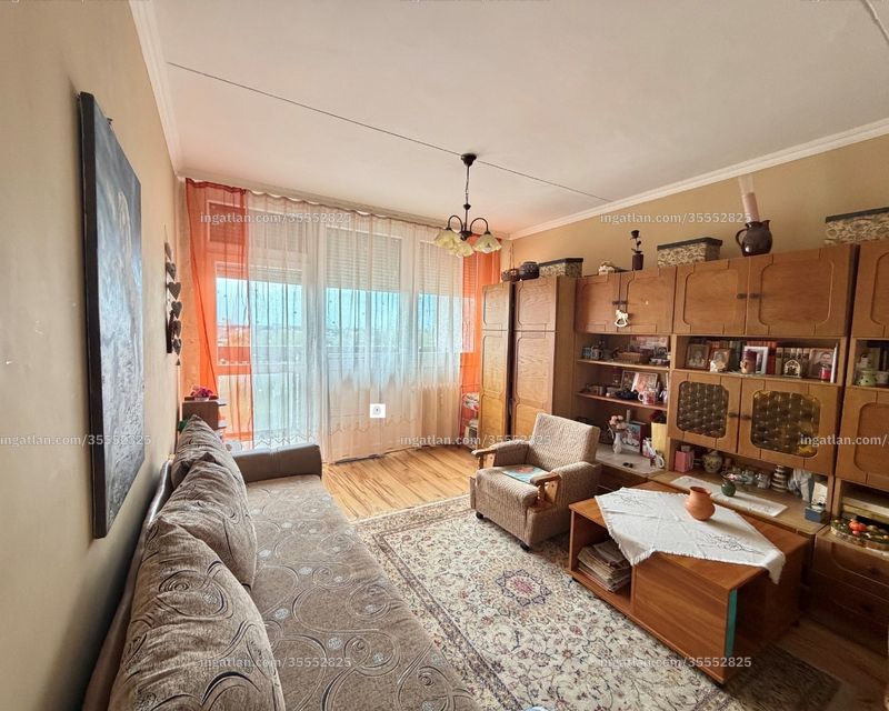 Listing photo