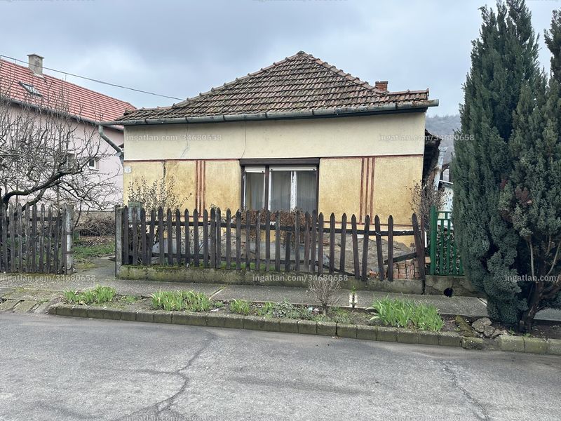 Hirdetés fotója