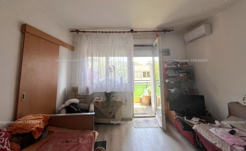 Listing photo