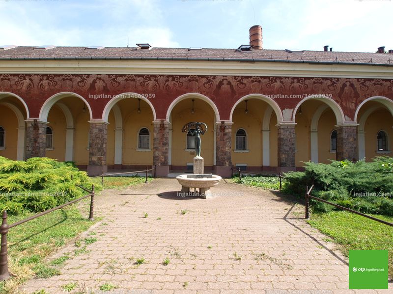 Listing photo