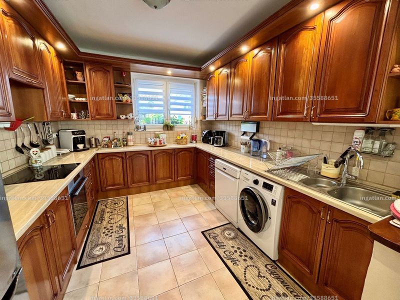 Hirdetés fotója