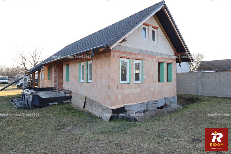Listing photo