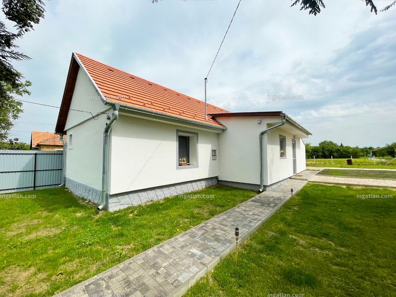 Listing photo