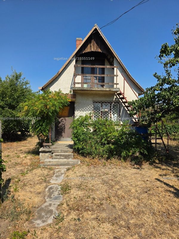 Listing photo