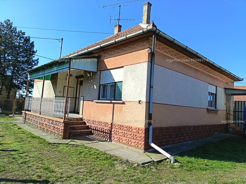 Listing photo