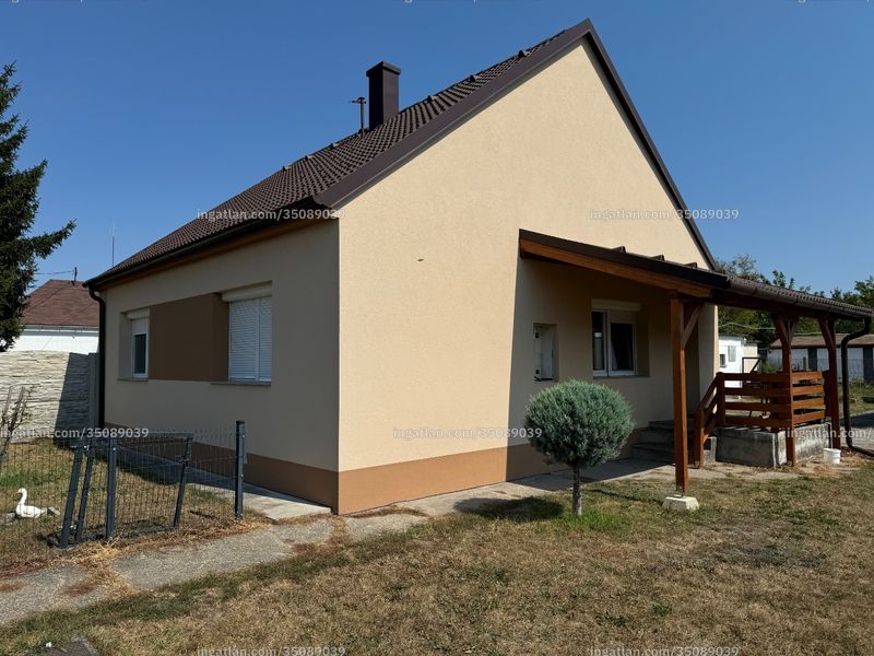 Listing photo