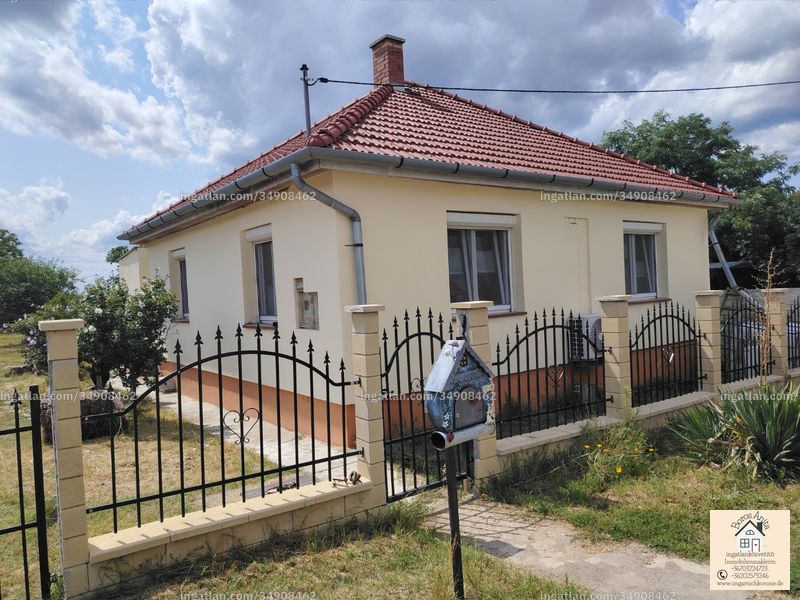 Listing photo
