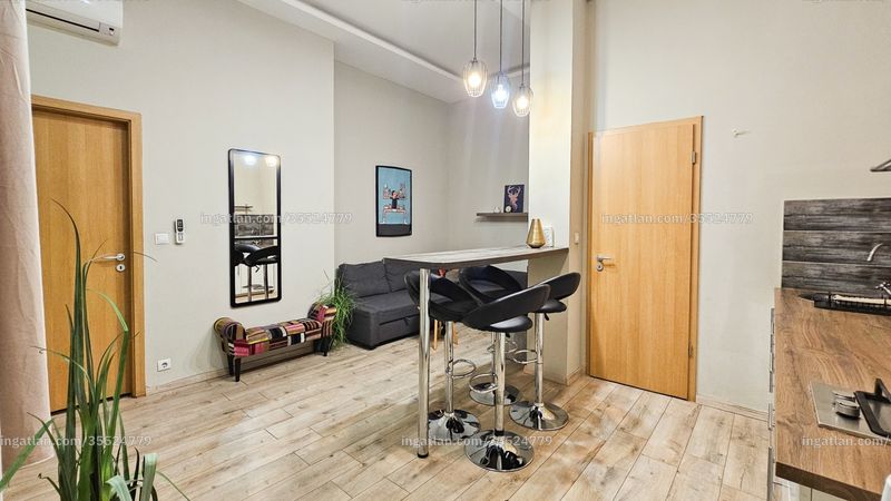 Listing photo