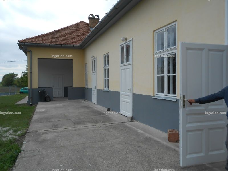 entrance from the outside
