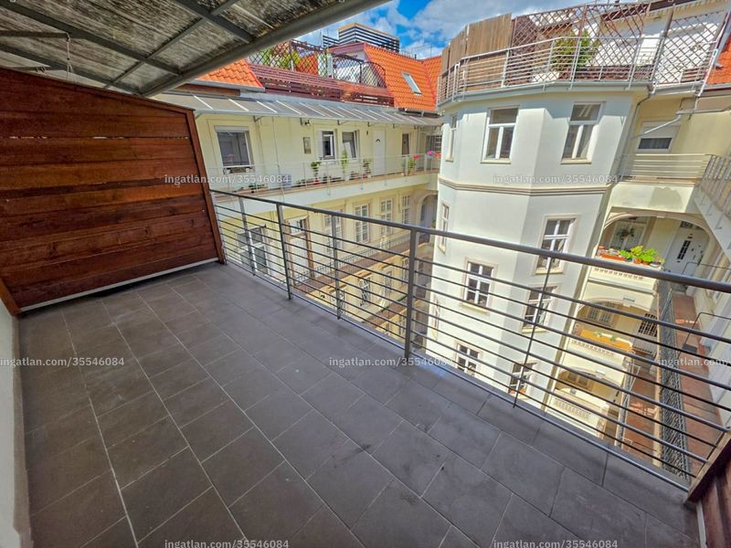 balcony